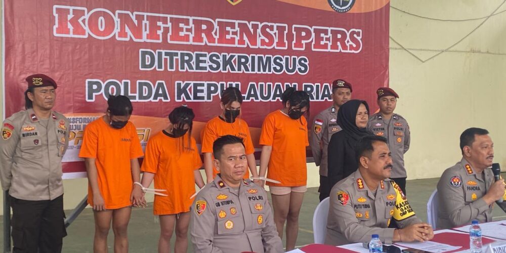 Afiliator Judi Online, Empat Waria di Batam Digaruk Polisi