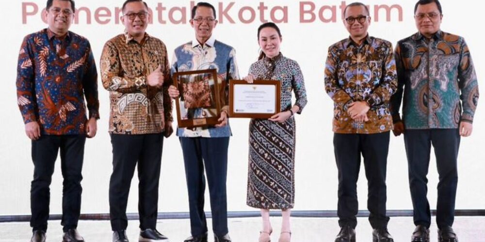 Lampaui Target Investasi 2025, Pemko Batam Borong Dua Penghargaan dari Kementerian Investasi dan Hilirisasi