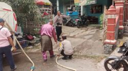 Hari ke-8 Distribusi Air Bersih di Tanjung Sengkuang, Polsek Batu Ampar Turun Langsung Amankan Penyaluran