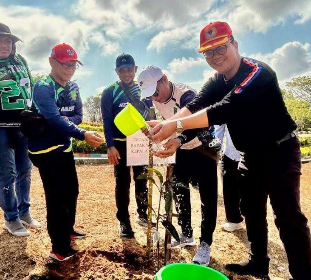 Aksi Tanam Pohon di Kebun Raya Gaungkan Semangat Gema Batam ASRI