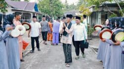 Di Pulau Karas, Amsakar Serahkan Bantuan dan Ajak Jemaah Terus Makmurkan Masjid
