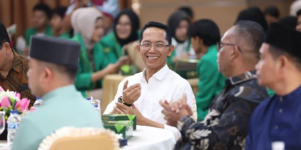 Wali Kota Batam, Amsakar Achmad, menghadiri Pantun Tiga Serumpun di Kantor Wali Kota Batam, Kamis (23/4/2026).