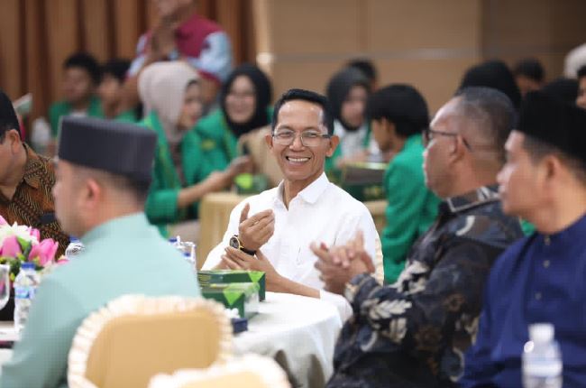 Wali Kota Batam, Amsakar Achmad, menghadiri Pantun Tiga Serumpun di Kantor Wali Kota Batam, Kamis (23/4/2026).