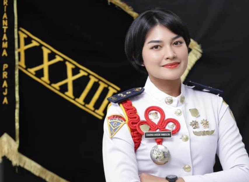 Charina Anggie Simbolon putri prajurit Kodim Batam raih peringkat 1 jurusan di IPDN