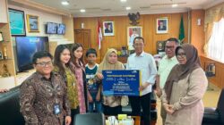 Amsakar Serahkan Santunan JKK Taspen untuk Keluarga ASN Batam yang Meninggal Saat Bertugas