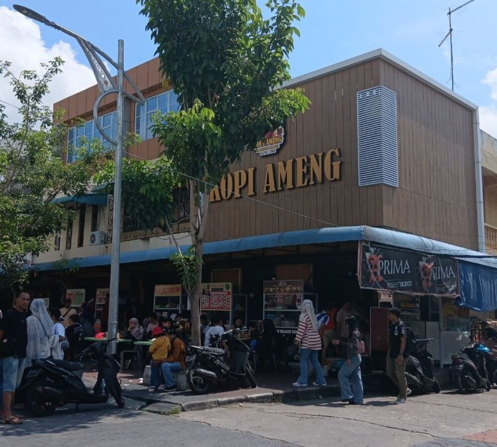 Secangkir Kopi Ameng: Menyeruput Napas Sejarah di Kedai Legendaris Belakang Padang