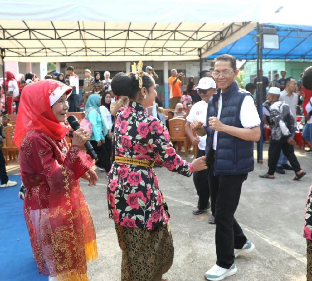 Semarak HUT Ke-81 RI di Pulau Buluh: Wali Kota Amsakar Puji Kekompakan Warga Pesisir Bulang