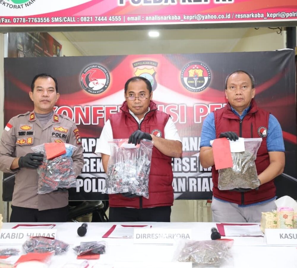 Jasa COD Sabu Laut & Ganja Online Ambyar! Polda Kepri Sapu Bersih 24 Lapak ‘Haram’