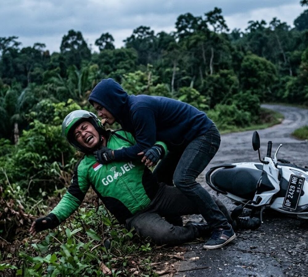 Definisi Penumpang Dajjal: Naik Ojol, Lempar Driver ke Jurang, Telinganya Disantap!