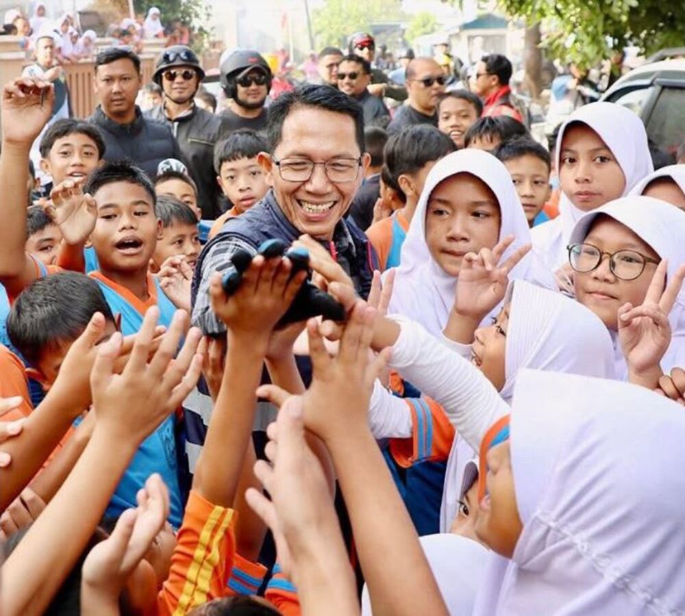 Meringankan Beban Orang Tua, Pemko Batam Bagikan 52 Ribu Seragam Gratis SD-SMP