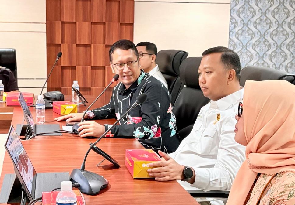 Kepala Dinas Perikanan Batam, Yudi Admajianto, membuka Sosialisasi Distribusi BBM Bersubsidi melalui Subpenyalur dan Penerbitan Surat Rekomendasi bagi Konsumen Pengguna JBT di Kantor Wali Kota Batam, Kamis (20/8/2026).