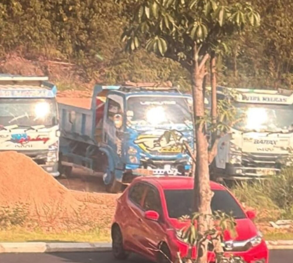 Warga Nongsa Tuntut Usut Aktor Intelektual Tambang Pasir Ilegal: “Jangan Cuma Sopir”