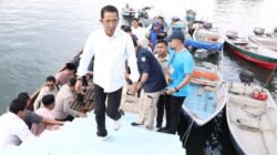 Wali Kota Batam, Amsakar Achmad meluncurkan Tim Percepatan Administrasi Kapal Nelayan Gratis (Tim Cakalang) di Kampung Nelayan Merah Putih, Kelurahan Kasu, Kecamatan Belakang Padang, Selasa (22/9/2026).