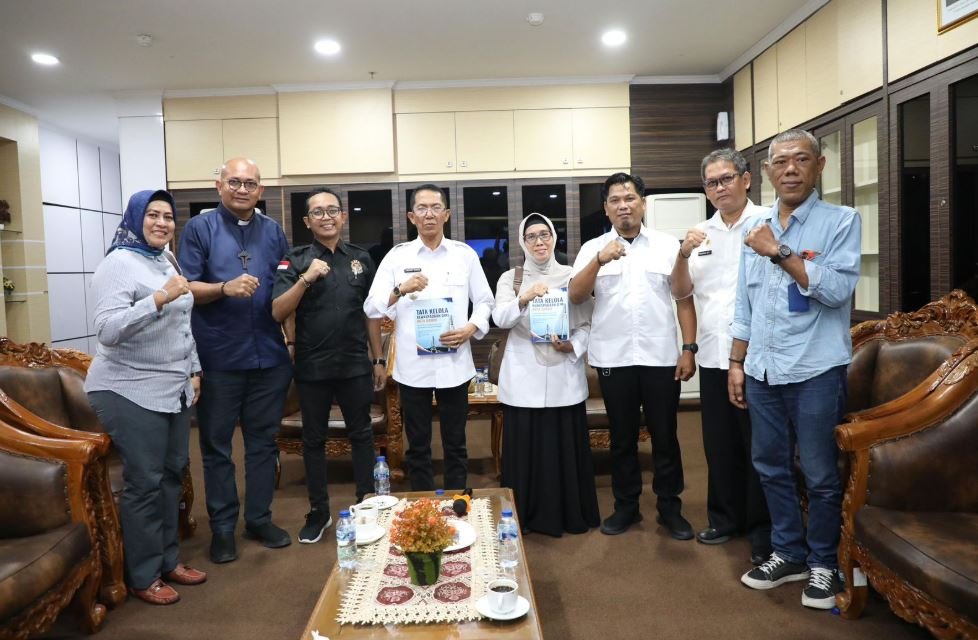 Wali Kota Batam, Amsakar Achmad, mendorong penguatan deteksi dini terhadap potensi kerawanan sosial melalui sinergi Pemerintah Kota Batam dan Forum Kewaspadaan Dini Masyarakat (FKDM).